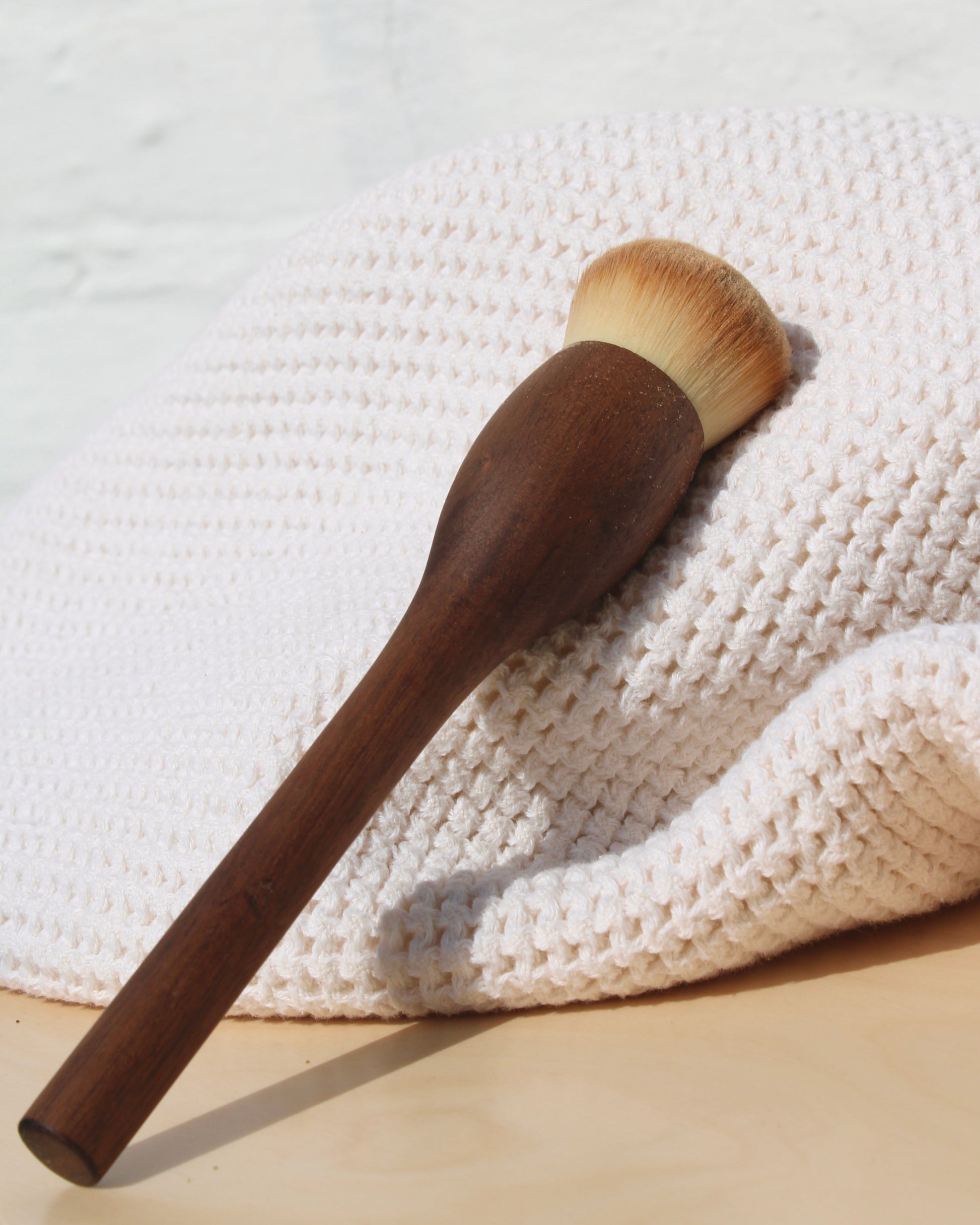 Dry Shampoo Brush - Online Beauty Cart